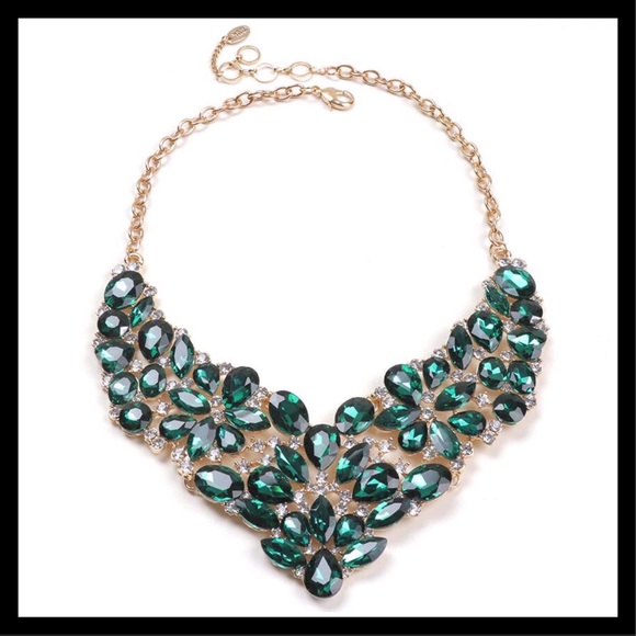 Amrita Singh Jewelry - Amrita Singh Austrian Crystals Necklace Emerald